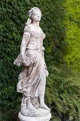 Statue 2.jpg