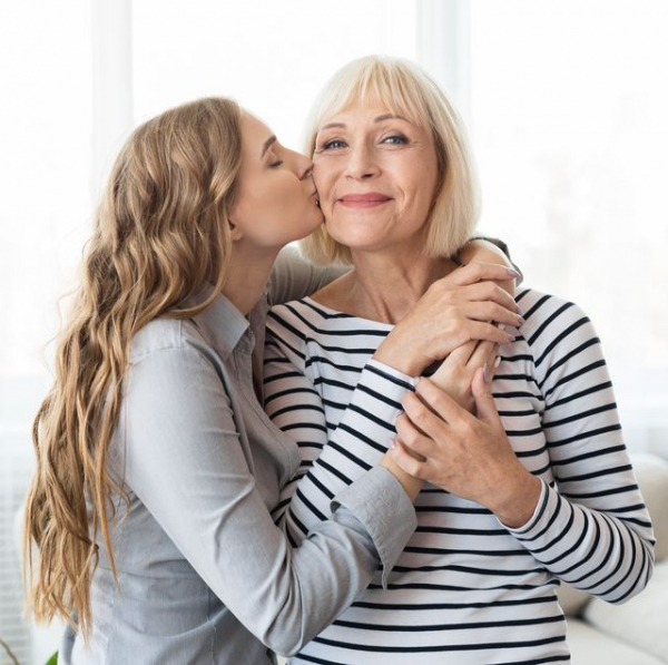 0 mother-daughter.jpg
