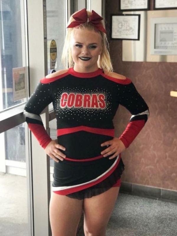 Cheer 1.jpg