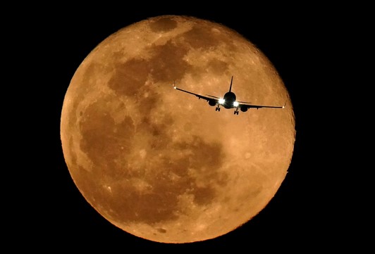 moon.jpg