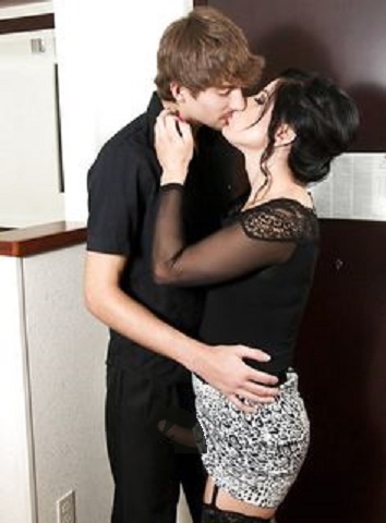 Kissing.jpg