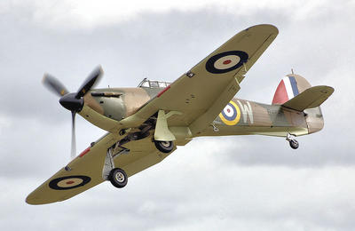 800px-Hurricane_mk1_r4118_fairford_arp_0.jpg