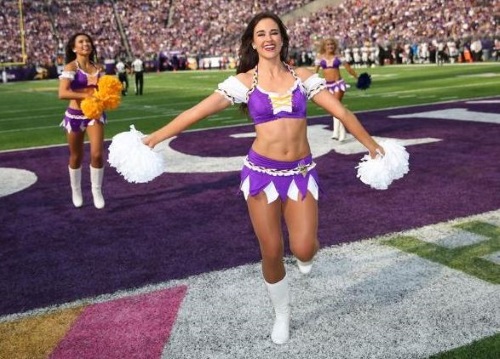 Vikings Cheer 1.JPG