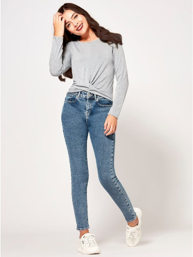 jeans_grey_shirt.jpg