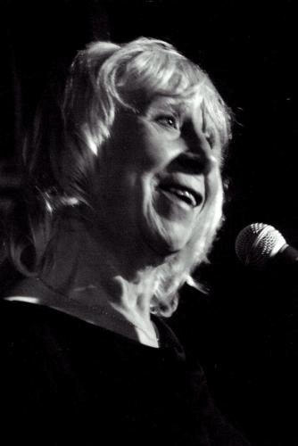dee-palmer-2004.jpg