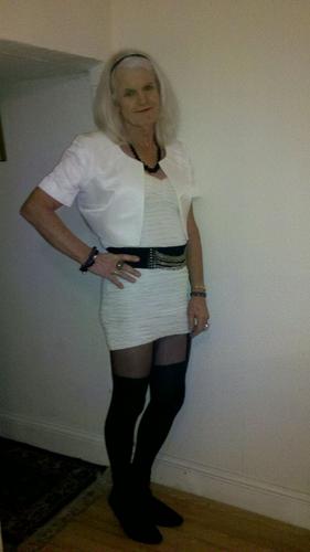 Beverly at Sadies Frid 2nd Dec 2011.jpeg